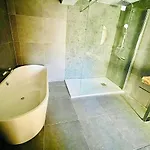 度假居 Manoir De Sterpigny, Chateau-ferme 17eme Siecle La Tour Gouvy