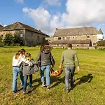 Manoir De Sterpigny, Chateau-ferme 17eme Siecle La Tour Tatil Evi *