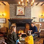 Manoir De Sterpigny, Chateau-ferme 17eme Siecle La Tour 度假居