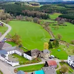 Manoir De Sterpigny, Chateau-ferme 17eme Siecle La Tour 度假居