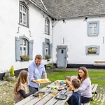 度假居 Manoir De Sterpigny, Chateau-ferme 17eme Siecle La Tour Gouvy