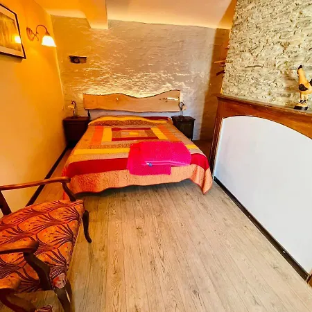 Manoir De Sterpigny, Chateau-ferme 17eme Siecle La Tour 度假居 Gouvy