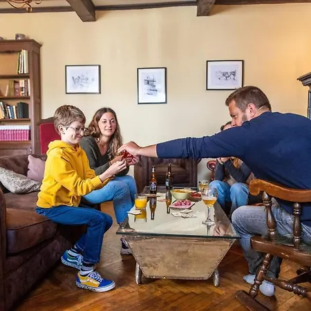 Manoir De Sterpigny, Chateau-ferme 17eme Siecle La Tour Feriehus *