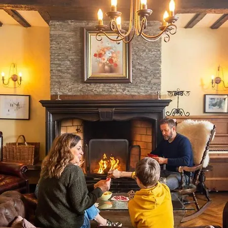 Manoir De Sterpigny, Chateau-ferme 17eme Siecle La Tour 度假居