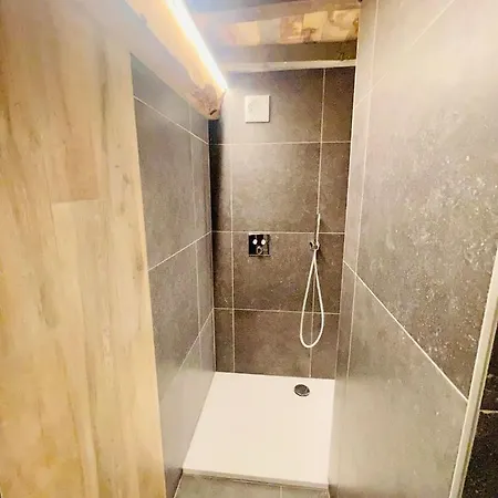 Feriehus Manoir De Sterpigny, Chateau-ferme 17eme Siecle La Tour Gouvy