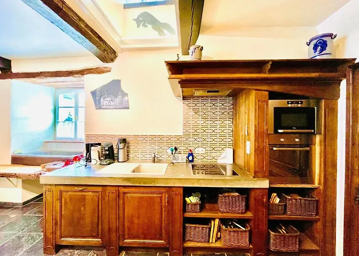 Manoir De Sterpigny, Chateau-ferme 17eme Siecle La Tour Gouvy