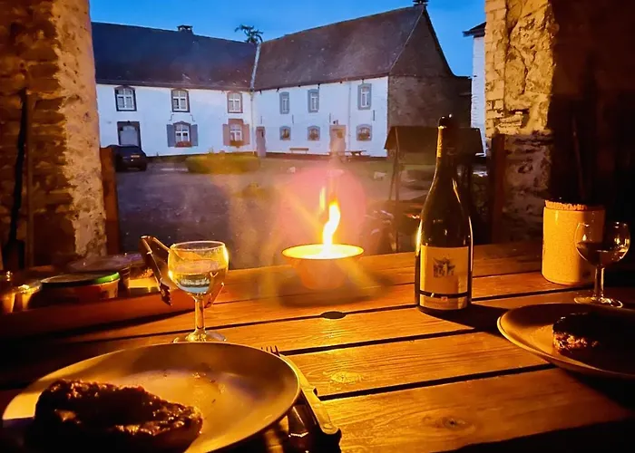 Manoir De Sterpigny, Chateau-ferme 17eme Siecle La Tour *