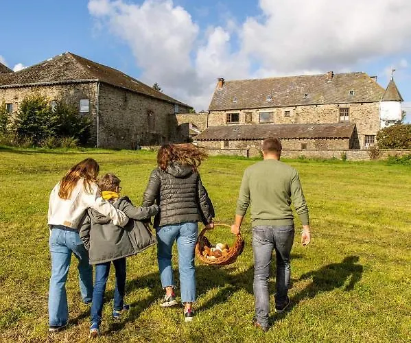 Manoir De Sterpigny, Chateau-ferme 17eme Siecle La Tour Holiday home *
