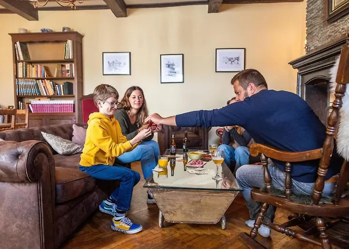 Manoir De Sterpigny, Chateau-ferme 17eme Siecle La Tour Holiday home *