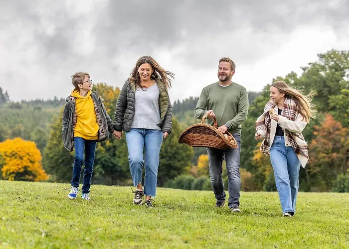 Holiday home Manoir De Sterpigny, Chateau-ferme 17eme Siecle La Tour