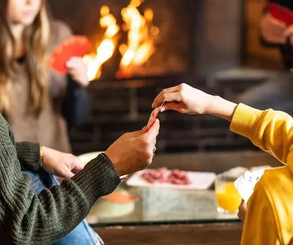 Manoir De Sterpigny, Chateau-ferme 17eme Siecle La Tour Gouvy
