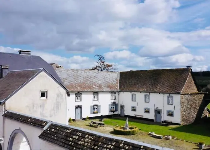 Manoir De Sterpigny, Chateau-ferme 17eme Siecle La Tour Gouvy