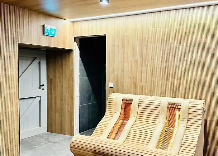 Holiday home Manoir De Sterpigny, Chateau-ferme 17eme Siecle La Tour